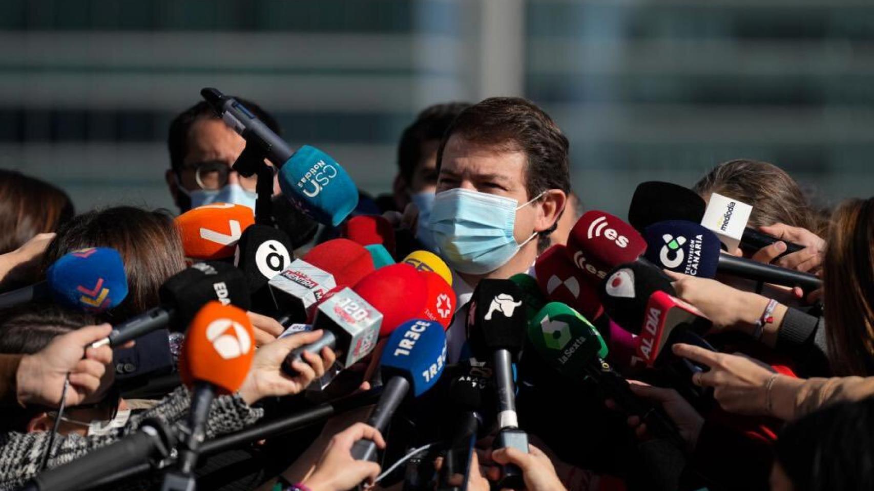 Mañueco ante los medios en Madrid