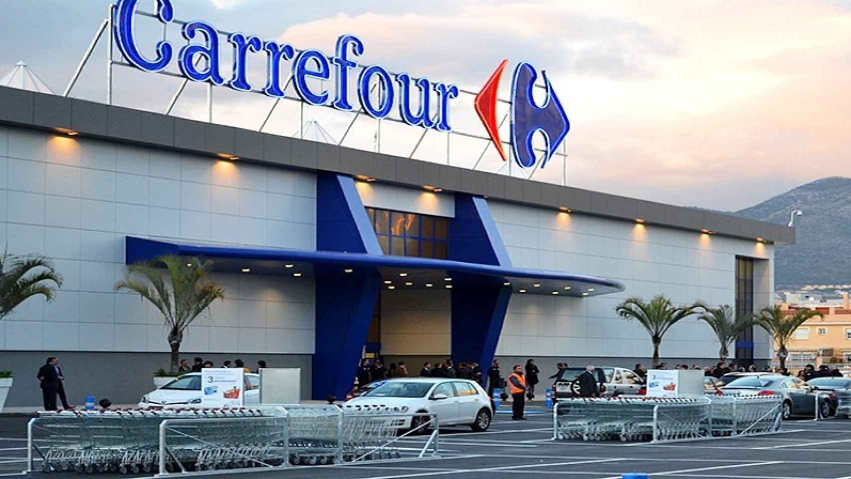 Fachada de supermercados Carrefour