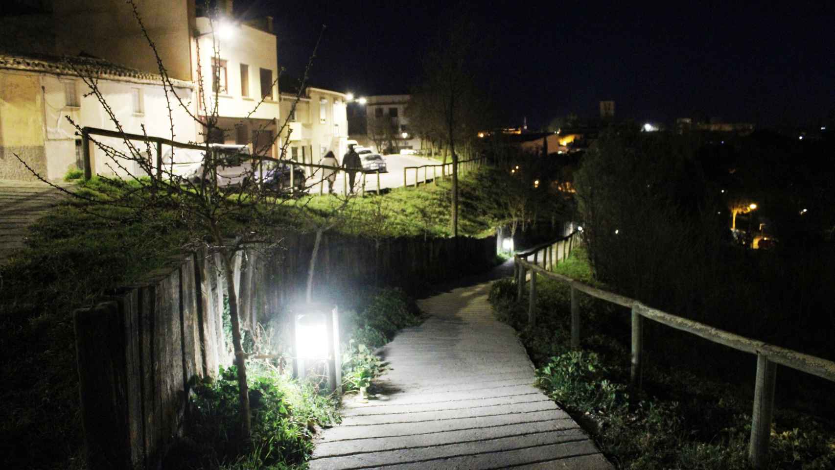 El Ayuntamiento de Zamora instala luminarias en tres de los accesos más transitados a Valorio