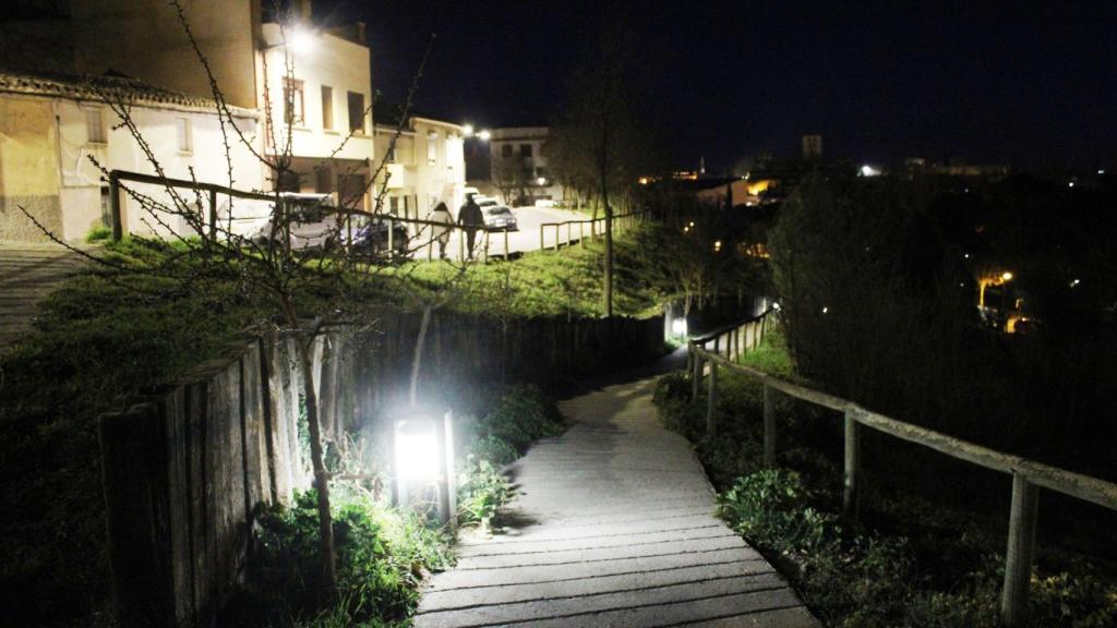 El Ayuntamiento de Zamora instala luminarias en tres de los accesos más transitados a Valorio
