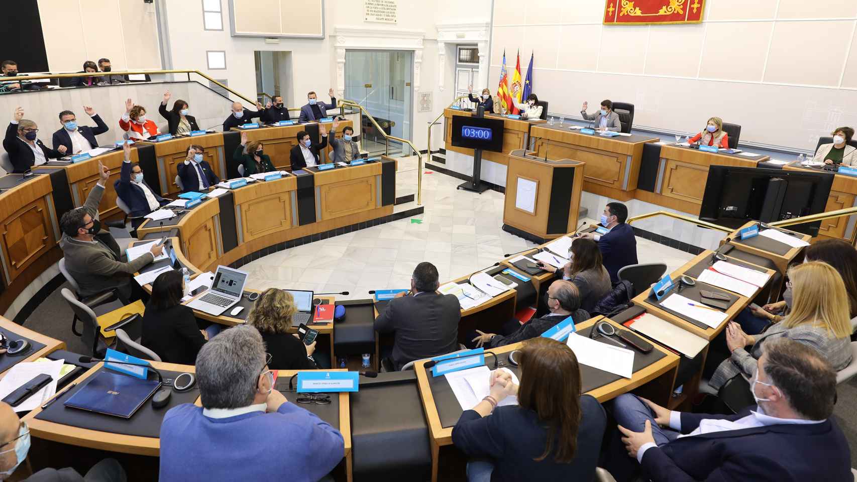 El pleno de la Diputación aprueba una declaración institucional de condena a intervención militar de Rusia.