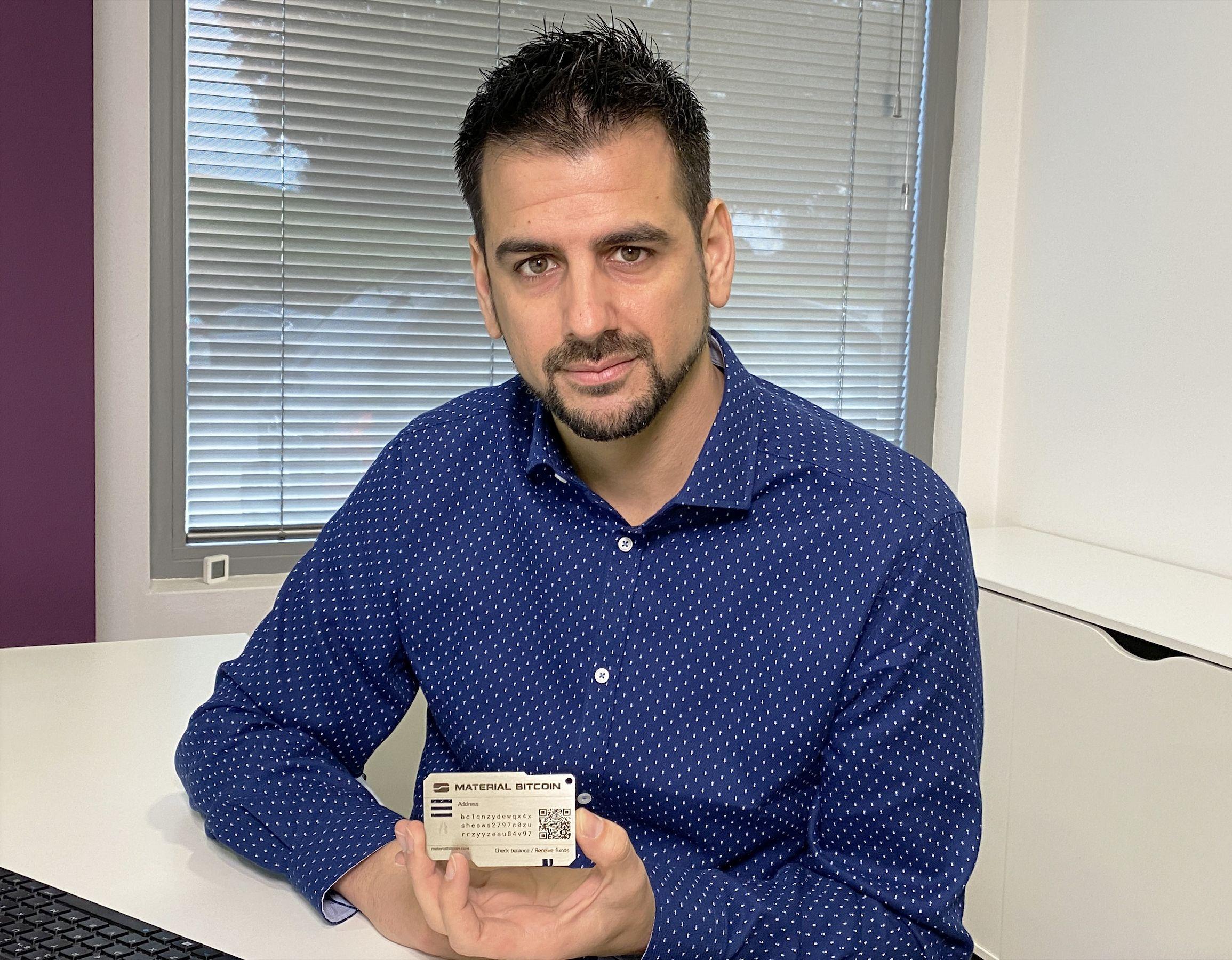 Uxío Fraga, emprendedor y creador de Material Bitcoin.