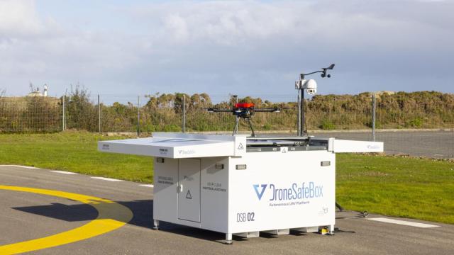 Hangar robotizado para drones que será adaptado y evolucionado para integrarlo en el vehículo nodriza.