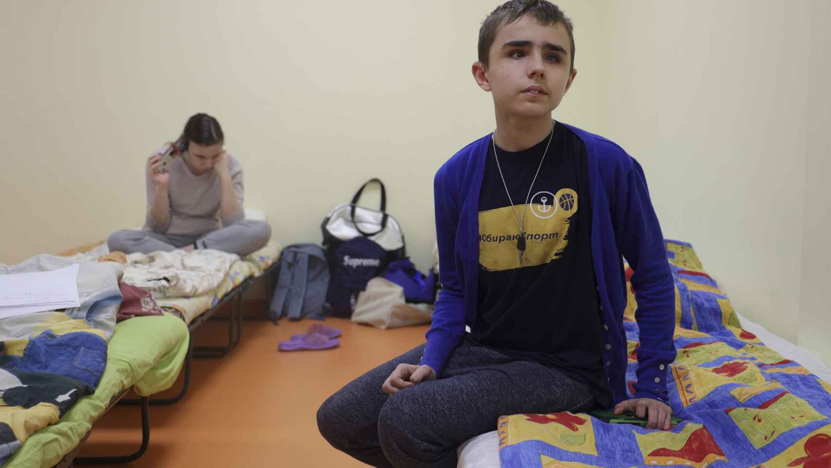 Niños ciegos de Mariúpol que han sido evacuados tras la invasión rusa de Ucrania.