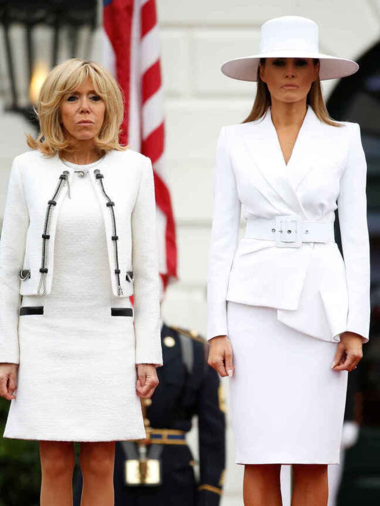 Brigitte Macron y Melanie Trump, de blanco, en abril de 2018.