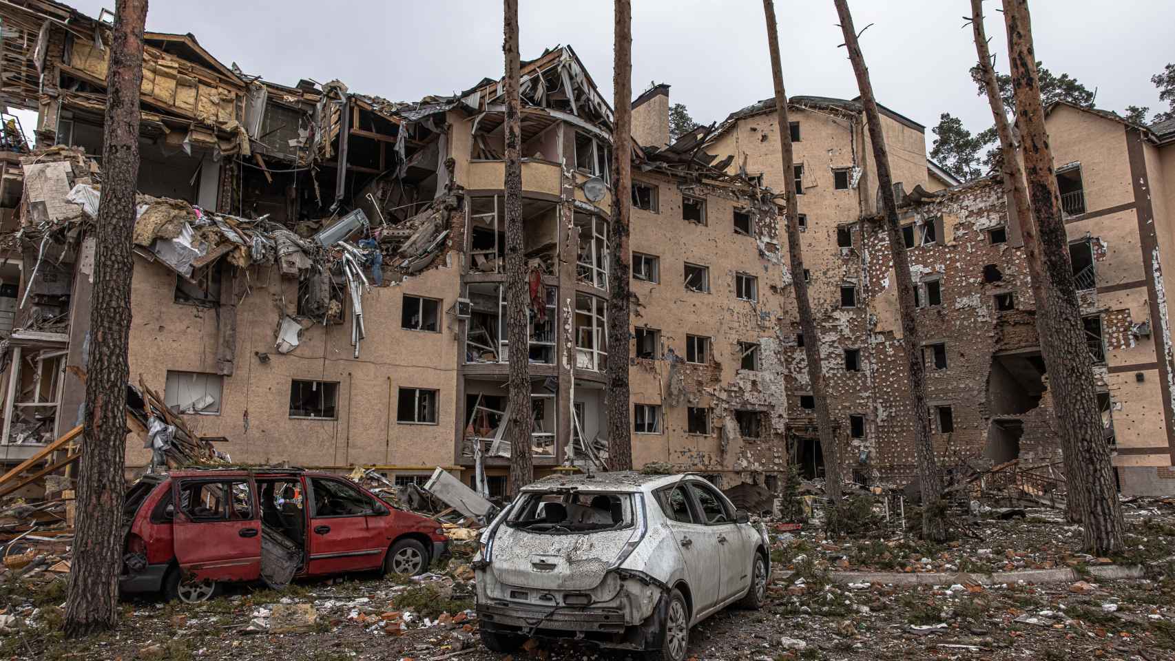 Imagen de un edificio residencial en Kiev bombardeado este jueves 3 de marzo de 2022.