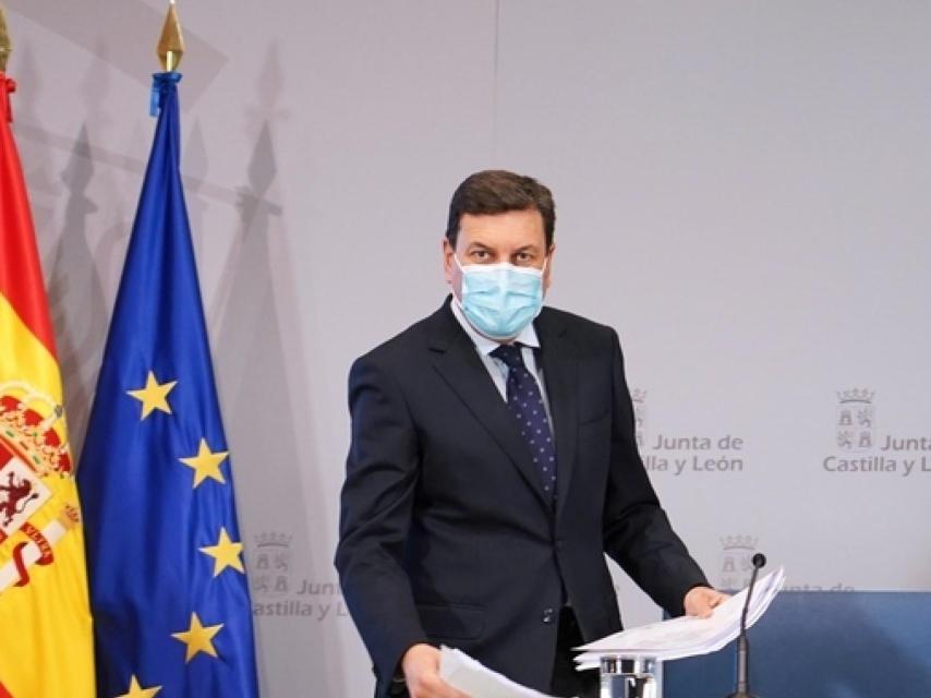 El consejero de Economía en funciones, Carlos Fernández Carriedo, durante la rueda de prensa posterior al Consejo de Gobierno de este jueves.