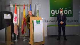 Pepe Álvarez en su visita a Galletas Gullón