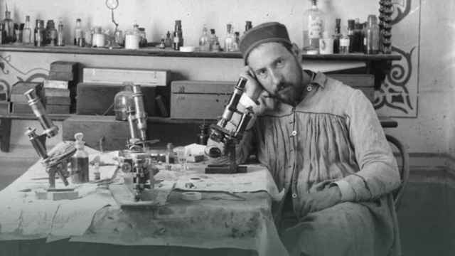 Santiago Ramón y Cajal, en su laboratorio.