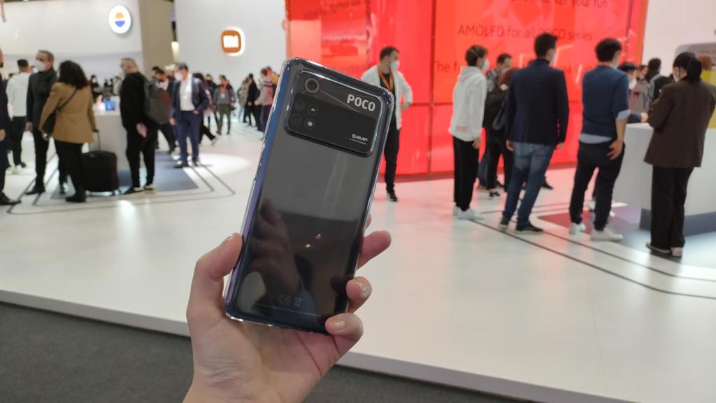 Poco M4 pro en el stand de Xiaomi del MWC 2022