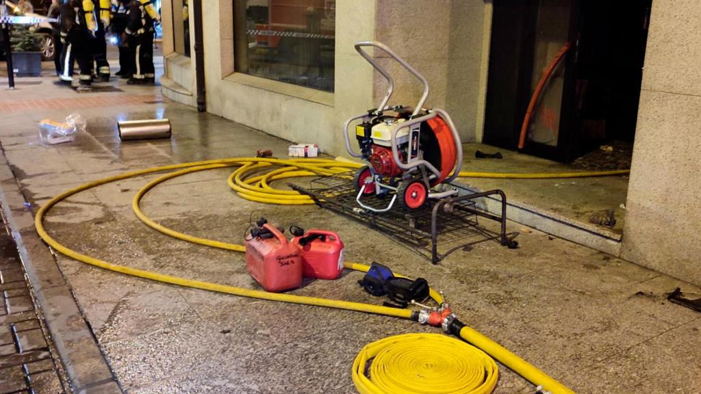 Incendio en una tienda de artículos para el hogar en La Bañeza