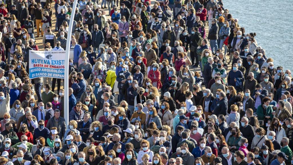 Asistentes a la concentración en Huelva.