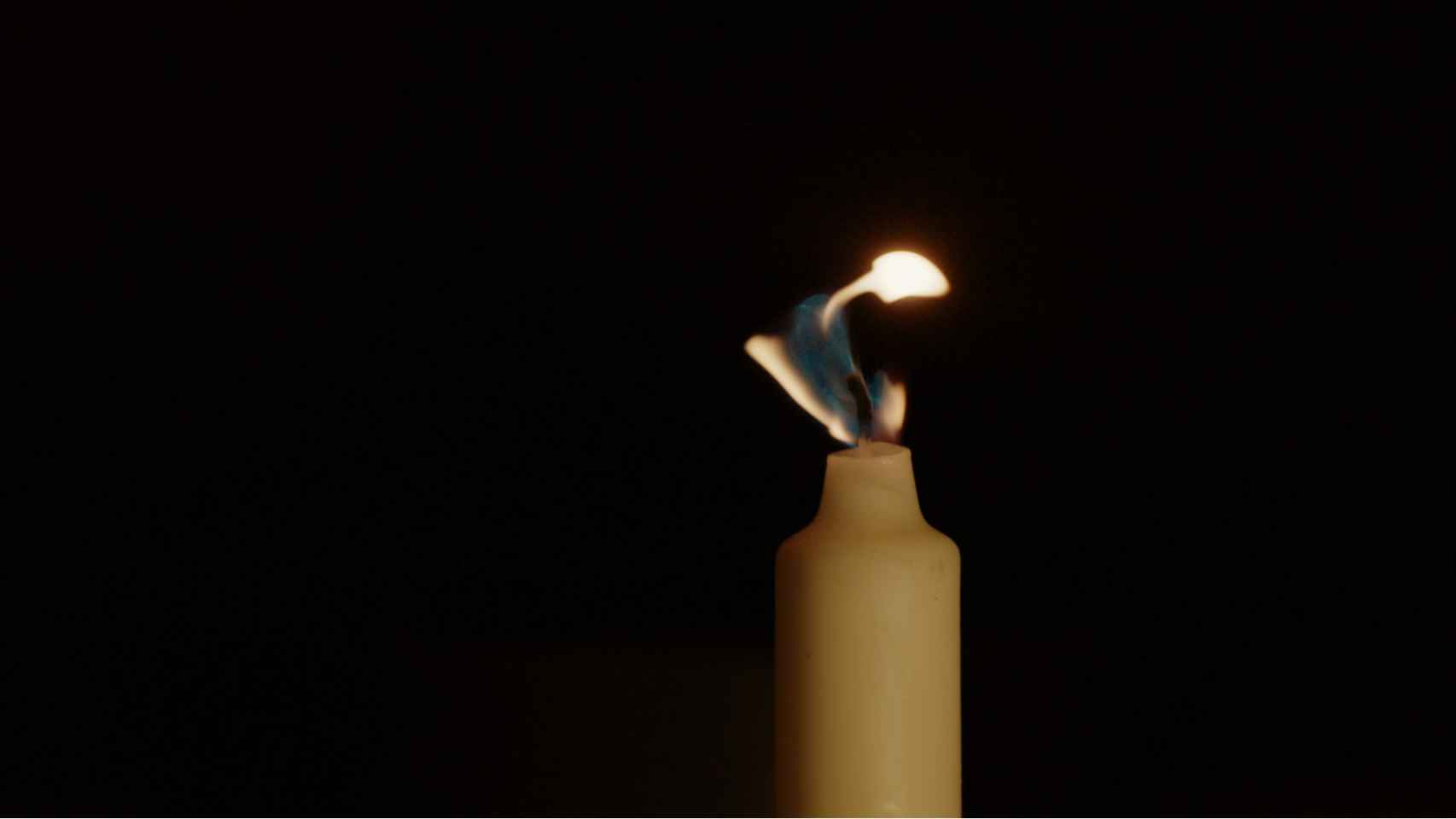 Una vela encendida, posible causa de un incendio en un galpón en Tomiño (Pontevedra)