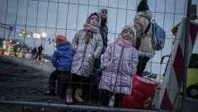 Un centenar de niños ucranianos llegan a España en autobuses de Naturhouse