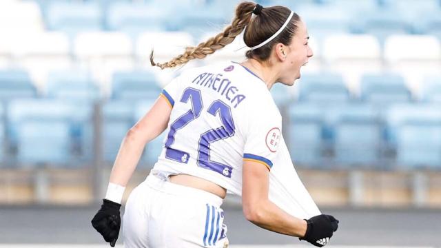 Athenea del Castillo celebra un gol con el Real Madrid Femenino