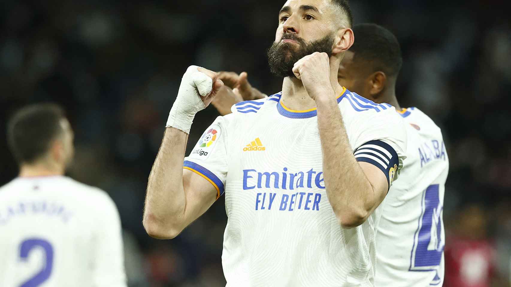 Karim Benzema celebra su gol a la Real Sociedad