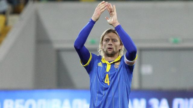 Anatoliy Tymoshchuk durante un partido con la selección ucraniana