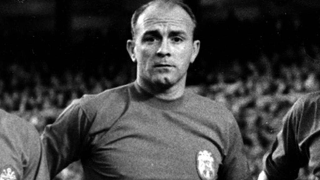 Alfredo Di Stéfano, con la camiseta de la Selección.