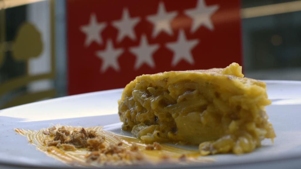 Vista interior de la tortilla de patatas de Manuel González, la mejor de Madrid.