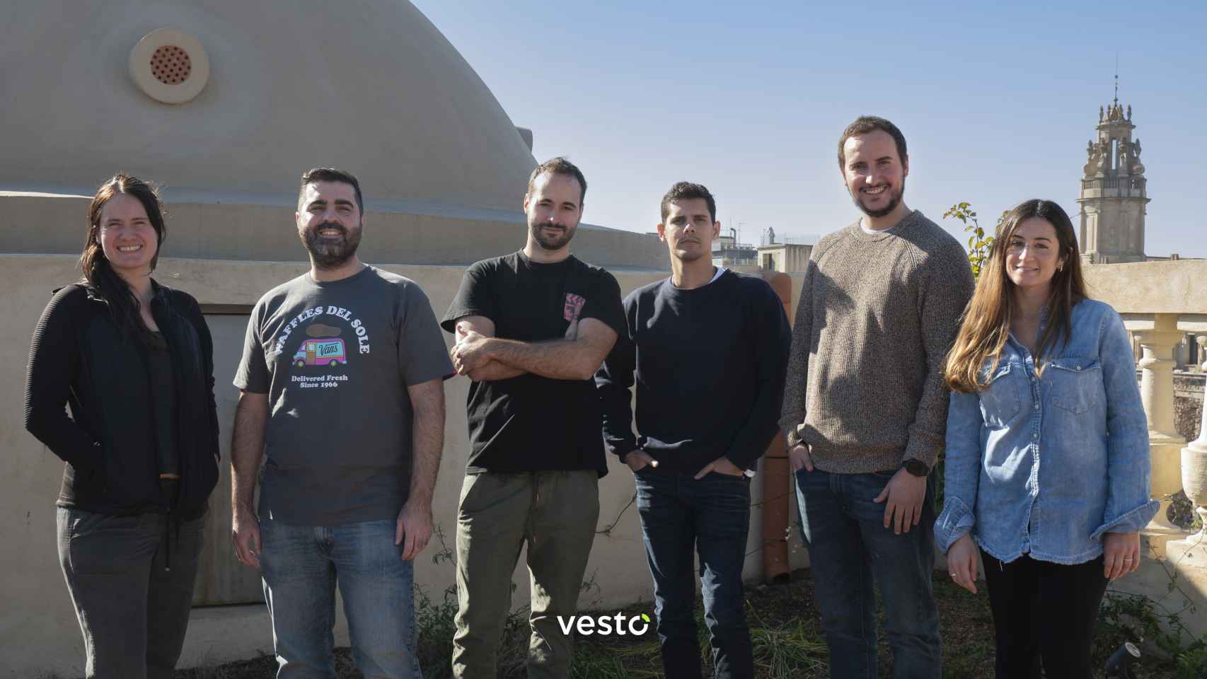 De izquierda a derecha: Sabrina Guzmán, CPO; Diego Marquínez, co-CEO; Antonio Román, Head of Marketing; Emilio Soca, Tech Lead; André Caçador, Founder & co-CEO; Denise Cheb, User Researcher.