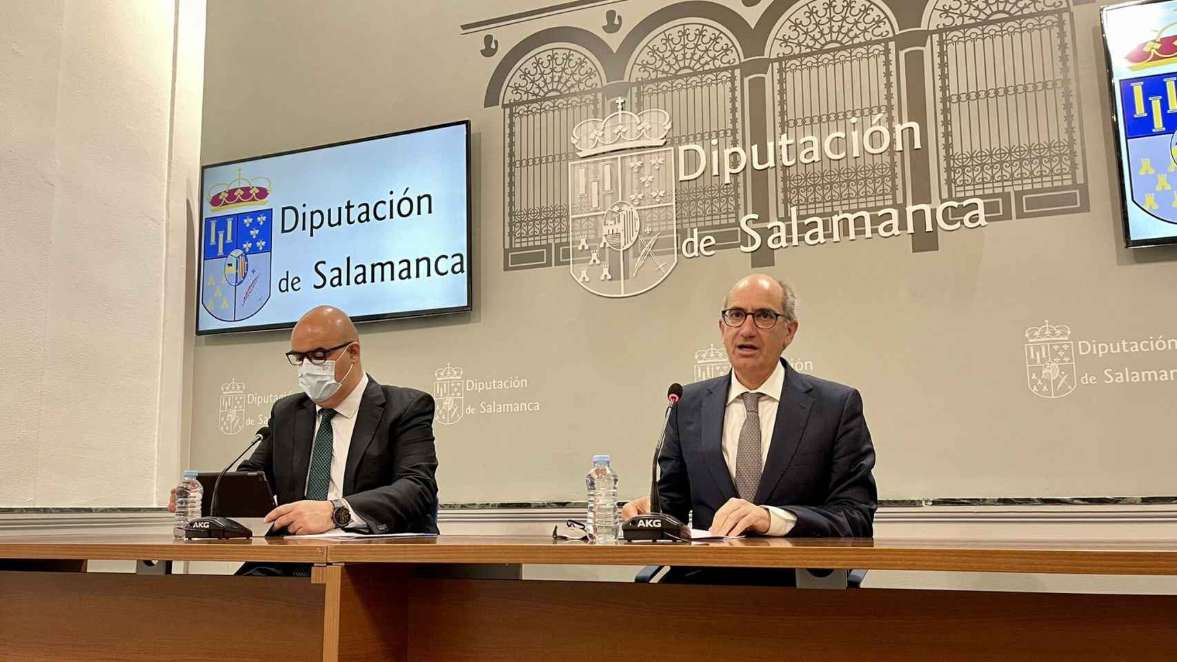 El diputado de Fomento, Carlos García Sierra, y el presidente de la Diputación, Javier Iglesias