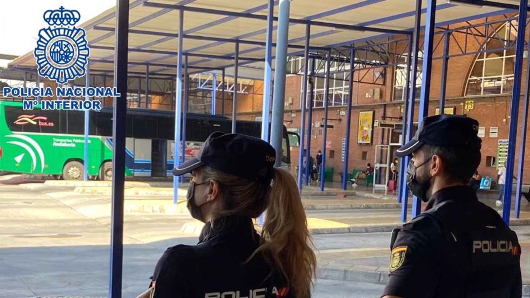 Detenido en la estación de autobuses de Málaga un fugitivo reclamado por ordenar dos asesinatos