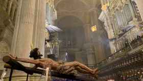 Crucifixión, a su paso por la Catedral durante el Vía-crucis.