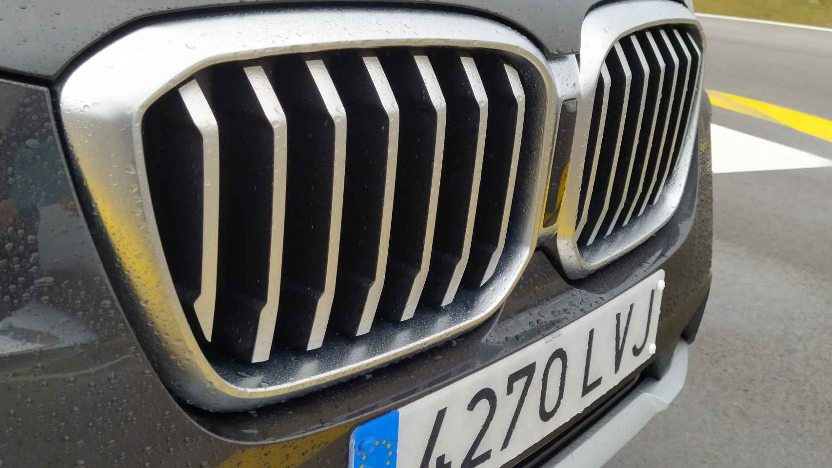 La parrilla con los riñones tiene un gran protagonismo en el BMW X3.