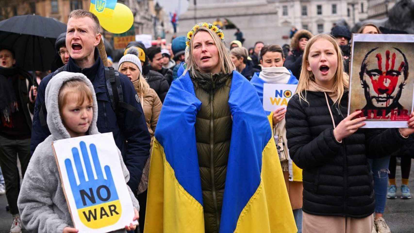 Ucranianos residentes en Reino Unido se manifiestan contra la invasión rusa el pasado sábado en Trafalgar Square.