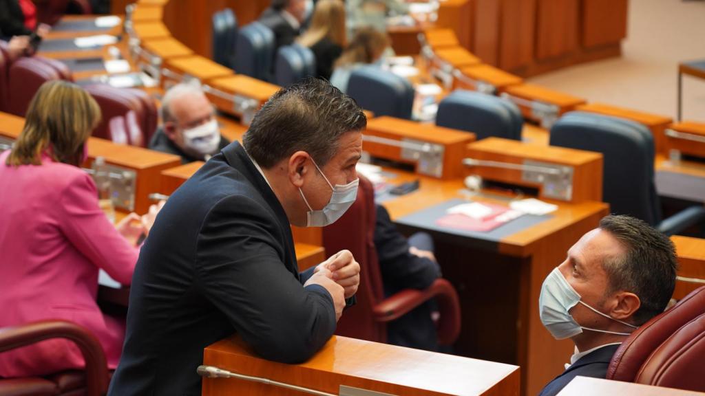 Luis Mariano Santos, durante un pleno de las Cortes