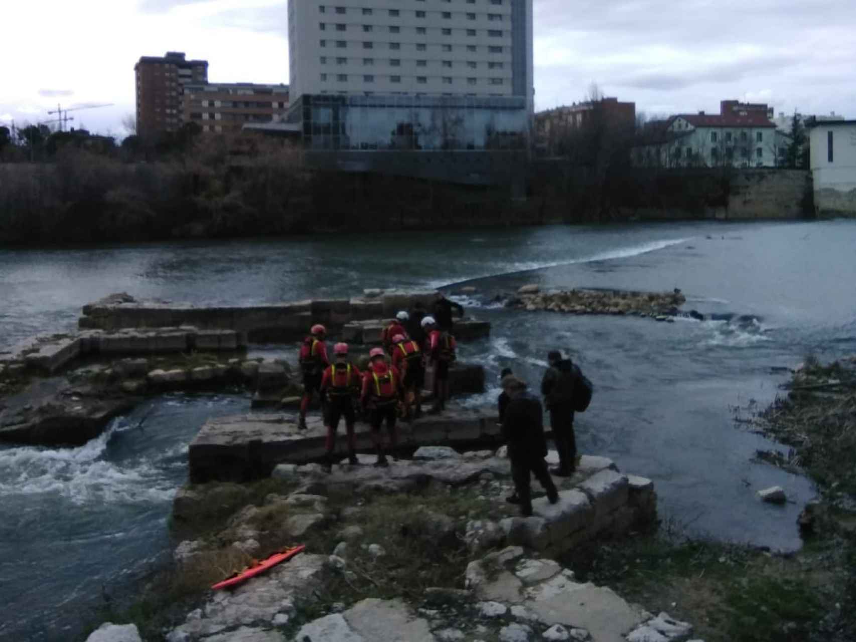 Los Bomberos de Valladolid rescatando al menos