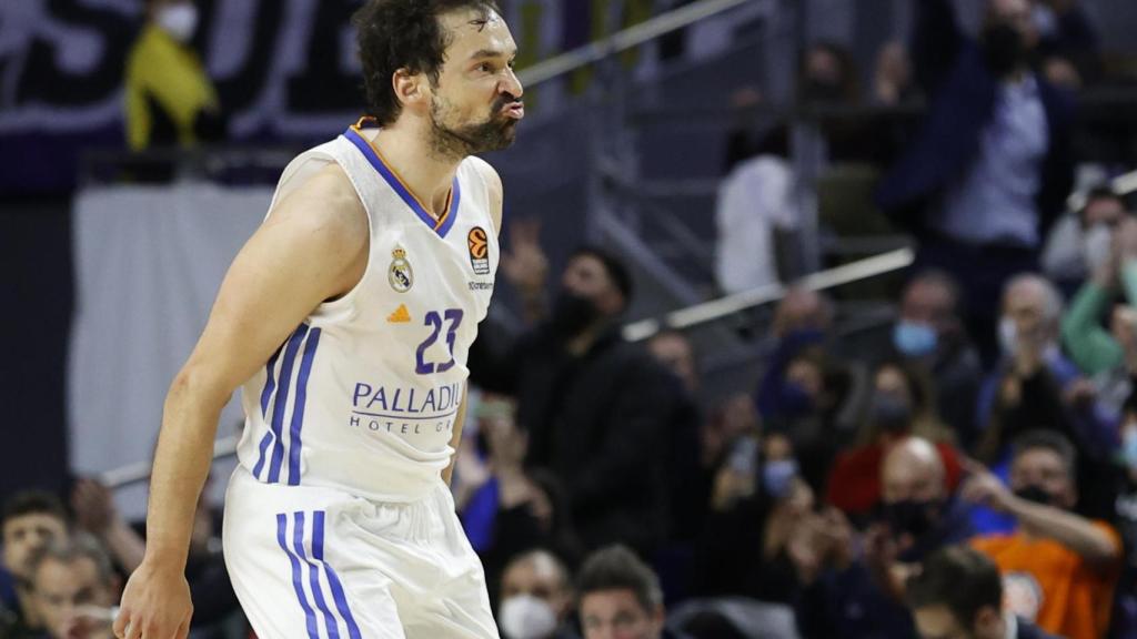 Sergio Llull celebra una canasta con el Real Madrid