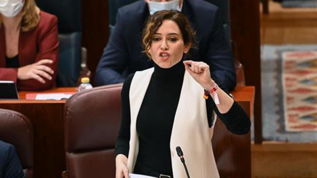 La presidenta de la Comunidad de Madrid, Isabel Díaz Ayuso, interviene este jueves al pleno de la Asamblea de Madrid.