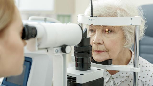 oftalmólogo ojos revisión médica