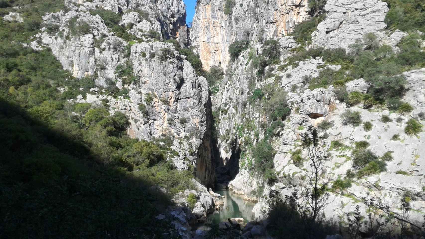 El Cañón de las Buitreras se localiza en la Serranía de Ronda.