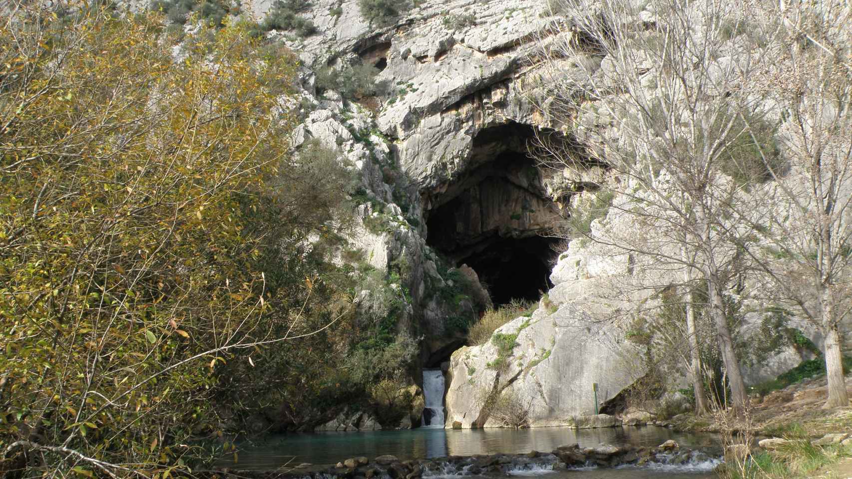 La cueva del Gato es la salida del sistema espeleológico más importante de Andalucía.