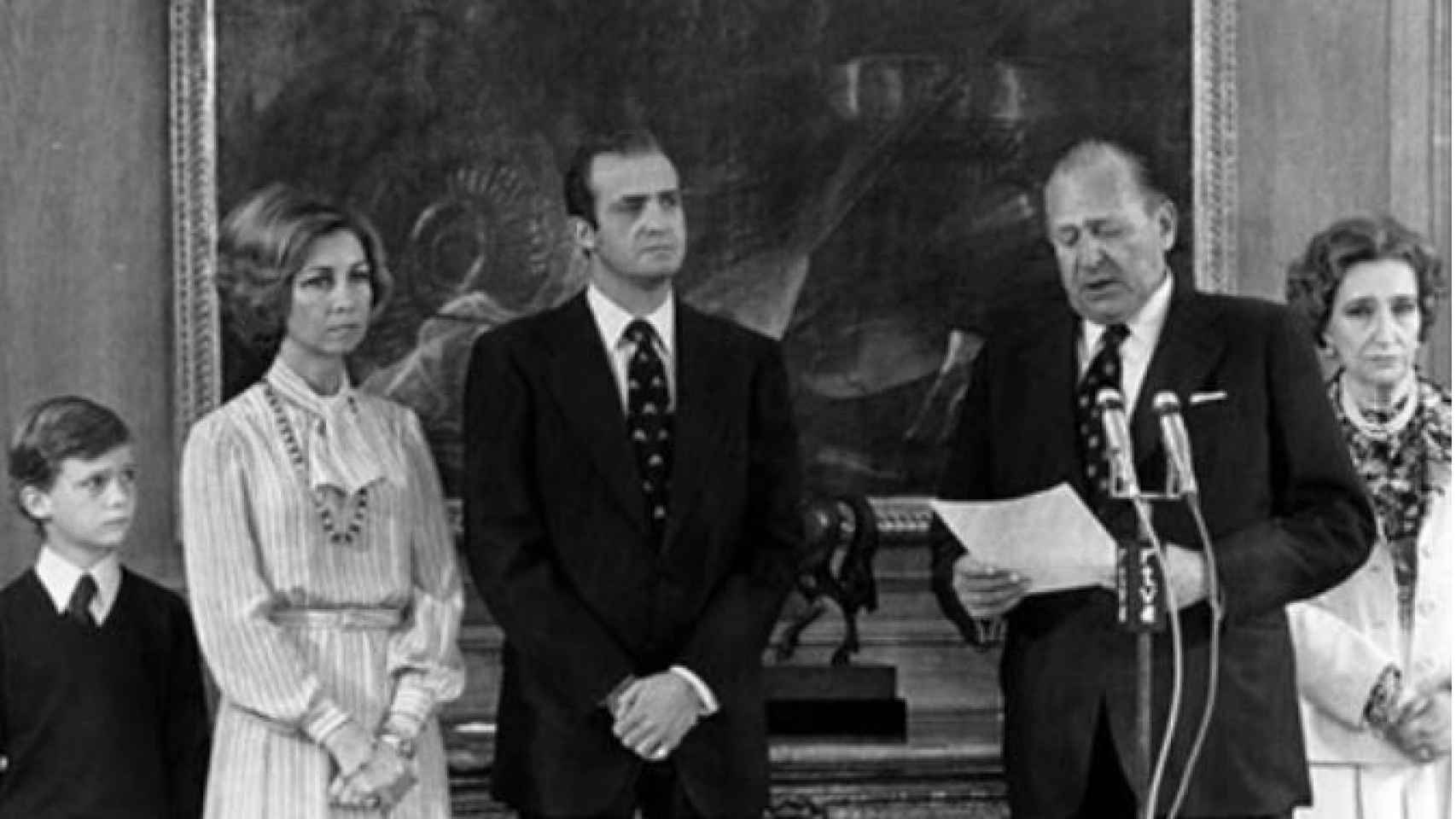 Don Juan de Borbón en su renuncia al trono en 1974.
