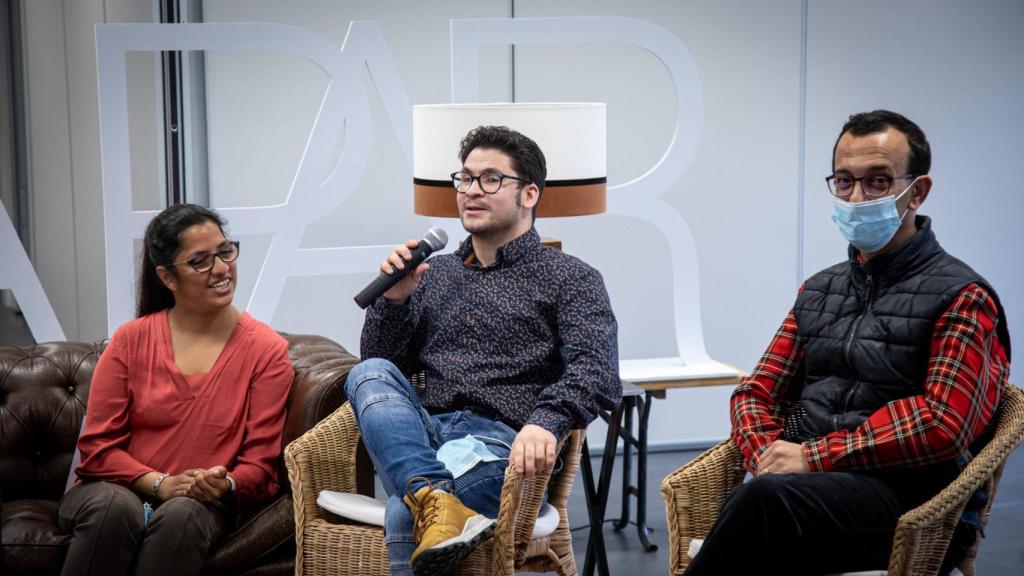 Simón Marco en su intervención en Cafés que cambian miradas