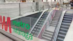 Acceso a la estación del Metro de Málaga en la Alameda Principal.