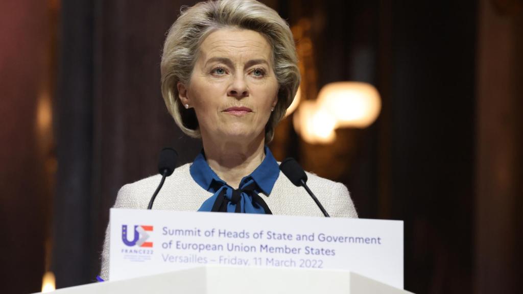 La presidenta de la Comisión, Ursula von der Leyen, durante la cumbre de Versalles
