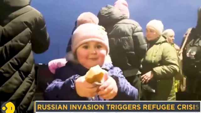 Captura del vídeo de la niña ucraniana refugiada que se ha hecho viral.
