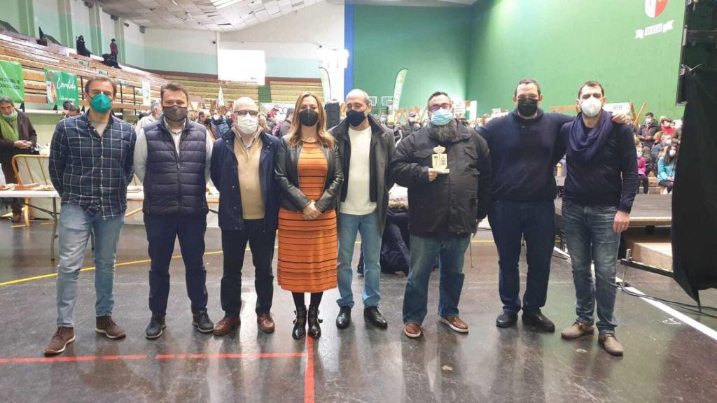 Virginia Barcones en su visita a la Feria del Chorizo de Covaleda