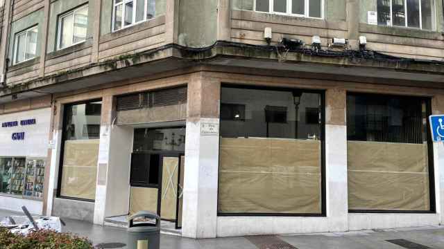 Local de la calle Canceleiro, esquina con Rosalía, donde abrirá el nuevo local de La Leyenda Burger.