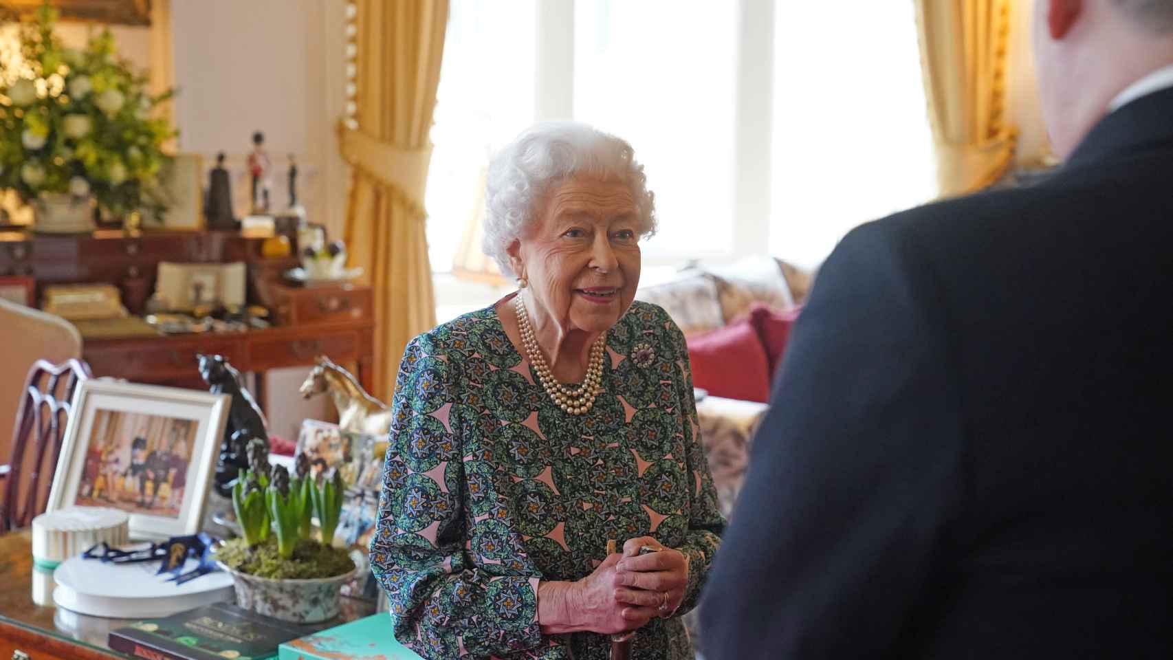 La reina Isabel II en una recepción reciente en el castillo de Windsor.