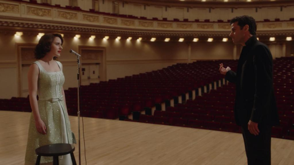 Midge y Lenny en el 4x08 de 'The Marvelous Mrs. Maisel'.