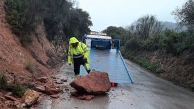 Uno de los desprendimientos causados por la lluvia en las carreteras de la provincia de Málaga.