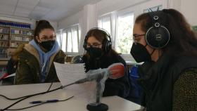 La radio llega a un instituto de Cambre (A Coruña) para luchar contra las injusticias