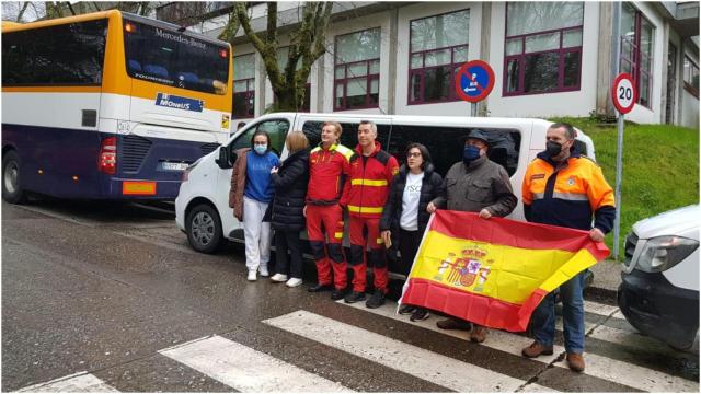 El alcalde de Ares se ha incorporado a una caravana solidaria.