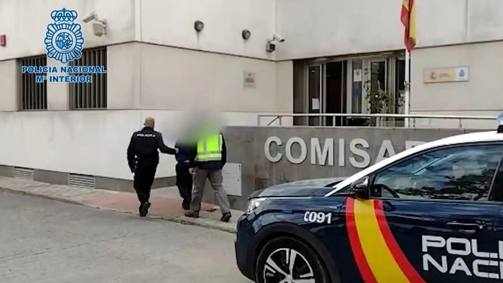 Detienen a un agente de Policía Local por matar presuntamente a su mujer con su pistola reglamentaria