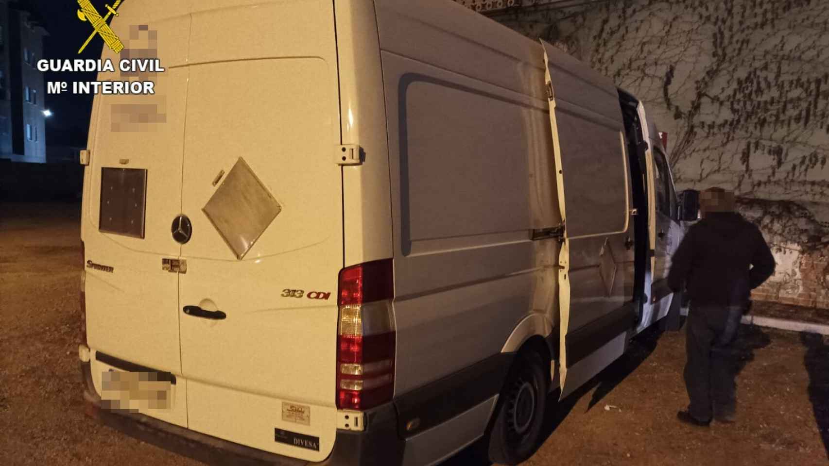 Encuentran una furgoneta con más de 200 kilos de material explosivo en Illescas